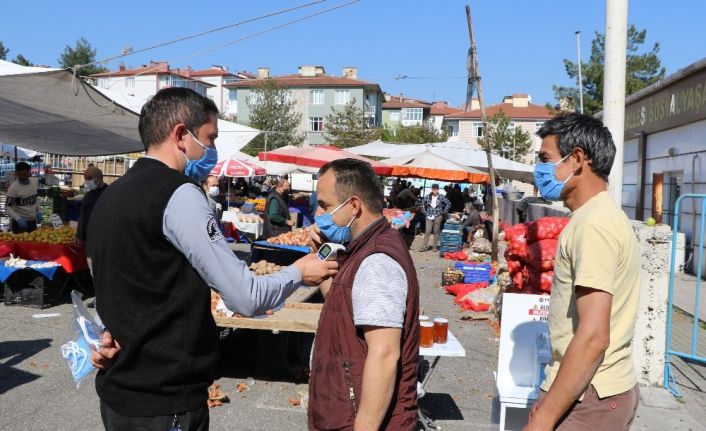 Halk pazarlarında Covid-19 tedbirleri devam ediyor