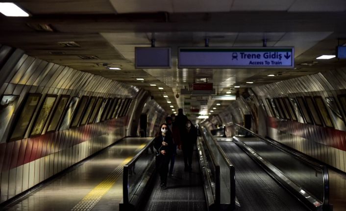 İstanbul metrolarında koronavirüs sessizliği