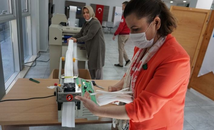 İzmit Belediyesi maske üretimini günlük 30 bine çıkarttı