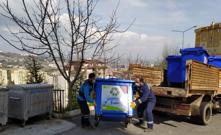 İzmit Belediyesi’nden 60 yeni geri dönüşüm konteyneri