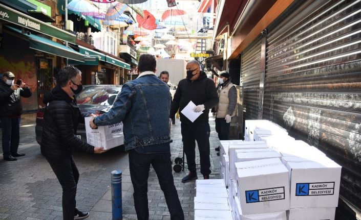 Kadıköy Belediyesi’nden esnaf derneklerine destek