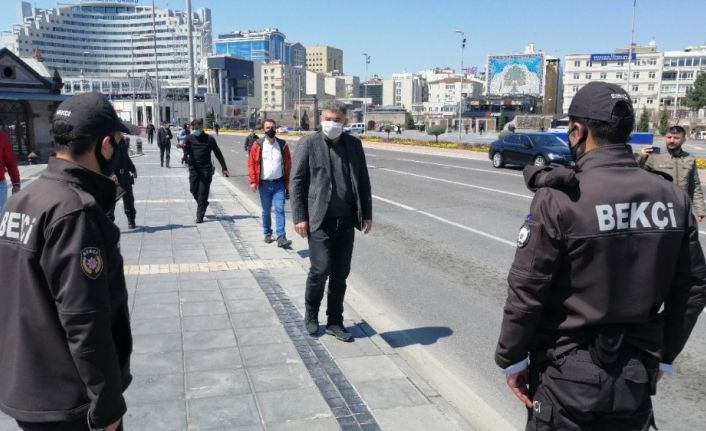 Karabörk’ten uygulama yapan polislere ziyaret