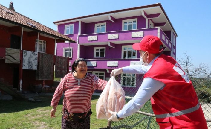 Karantinadaki ailelere Kızılay yardım elini uzattı