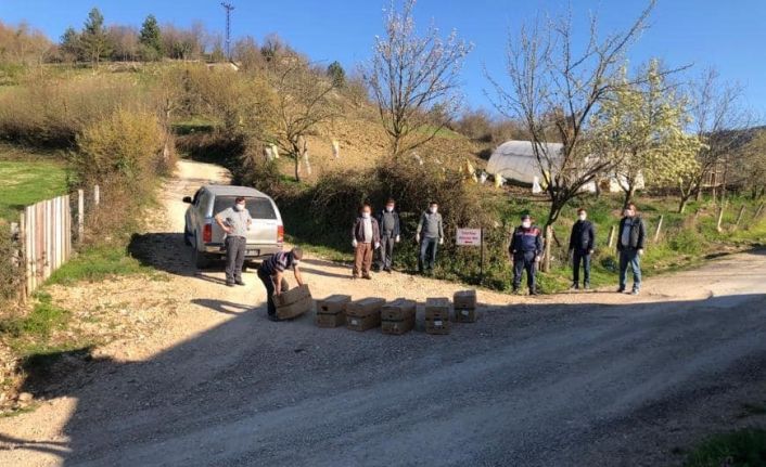 Karantinadaki köylere gıda yardımı yapıldı