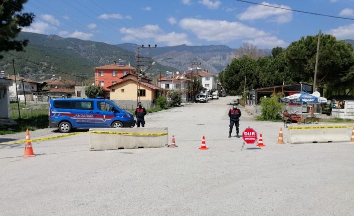 Karantinaya alınan yerleşim yerlerinde sessizlik hakim