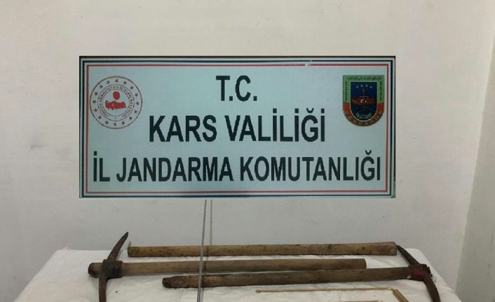 Kars’ta Jandarma kaçak kazı yapanlara göz açtırmıyor