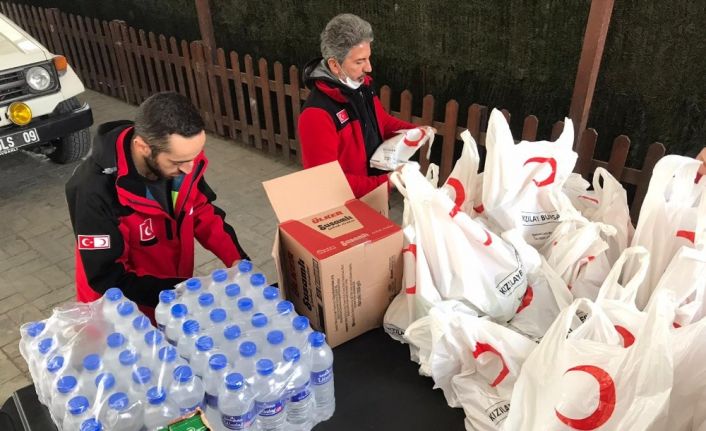 Kızılay, emniyet mensuplarını yalnız bırakmadı