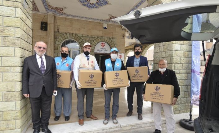 Konya’da sağlık çalışanlarına kandil ikramı