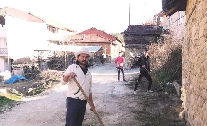 Köydeki bahar temizliği gece de sürdü