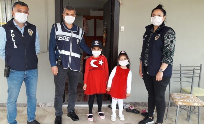 Kozan polisi 155’i arayan minik Hasret’i yalnız bırakmadı