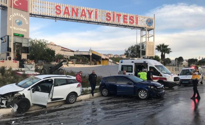 Kuşadası’nda trafik kazası: 2 yaralı