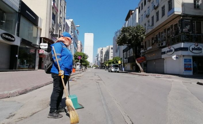 Mersin, yasağın ikinci gününde de sessizliğini korudu