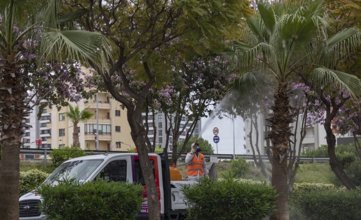 Mersin’de belediye ekipleri yasak sürecinde de çalıştı