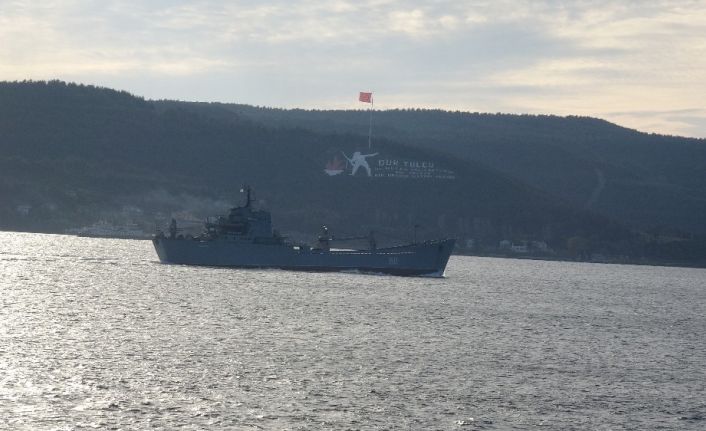 Rus savaş gemisi ‘Saratov’ Çanakkale Boğazı’ndan geçti