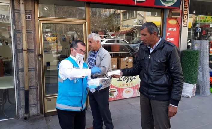 Sağlık Bakanlığınca gönderilen maskelerin günlük olarak dağıtımına başlandı