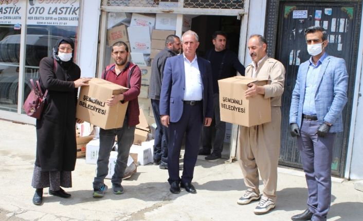 Şemdinli Belediyesinden ihtiyaç sahiplerine yardım