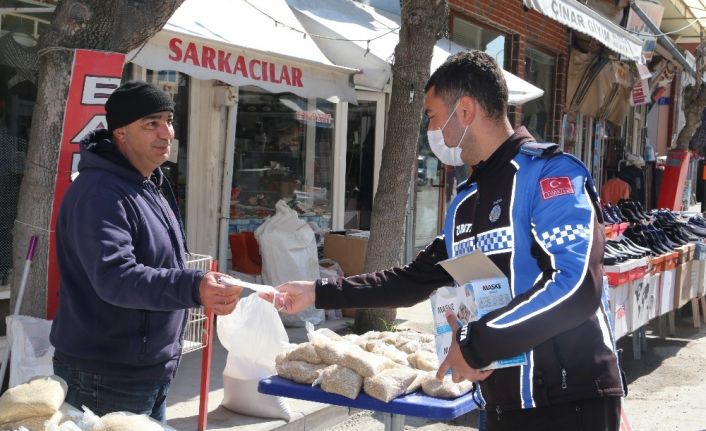 Sivrihisar’da vatandaşlara maske dağıtıldı