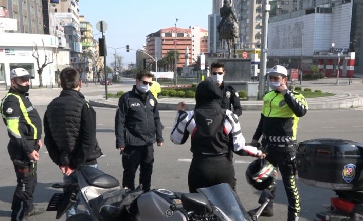 Sokağa çıkma yasağında motosikletle Bursa turu attılar