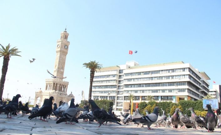 Sokağa çıkma yasağının ardından İzmir boş kaldı