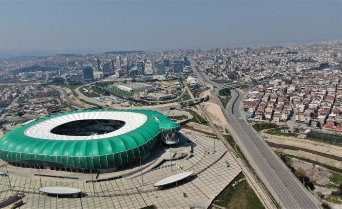 Sokağa çıkma yasağının ikinci gününde boş caddeler havadan görüntülendi