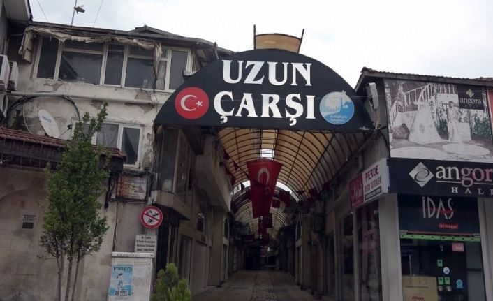 Tarihi Uzun Çarşı’da Ramazan’ın ilk günü sessizlik