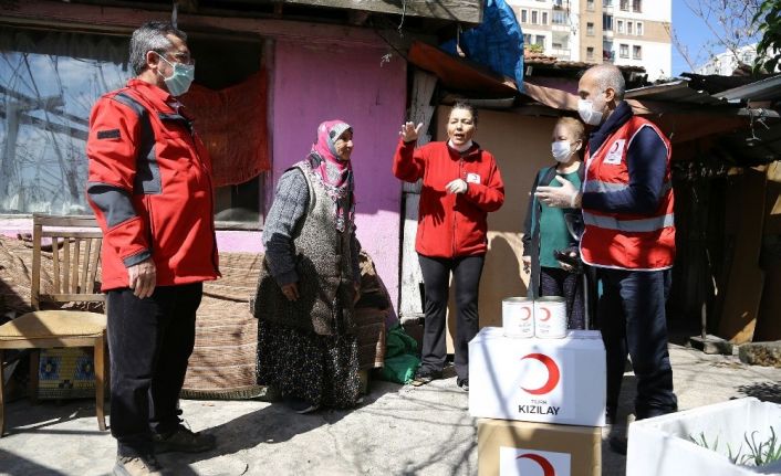 Türk Kızılayı’ndan engelli vatandaşlara gıda yardımı