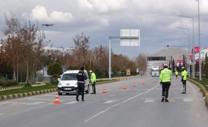 Van’ın giriş ve çıkışlarında denetim yapıldı