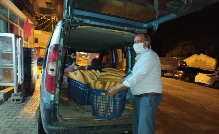 Vatandaş fırına gidemeyince fırıncılar ekmeği vatandaşa götürmeye başladı