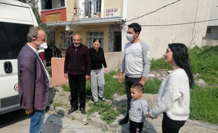 Yasak dolayısı ile evinden çıkamayan minik Demir’e doğum günü sürprizi