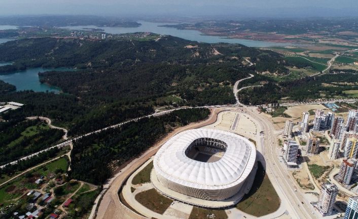 Yeni stadın koltuk rengi için Vali Sonel de devrede