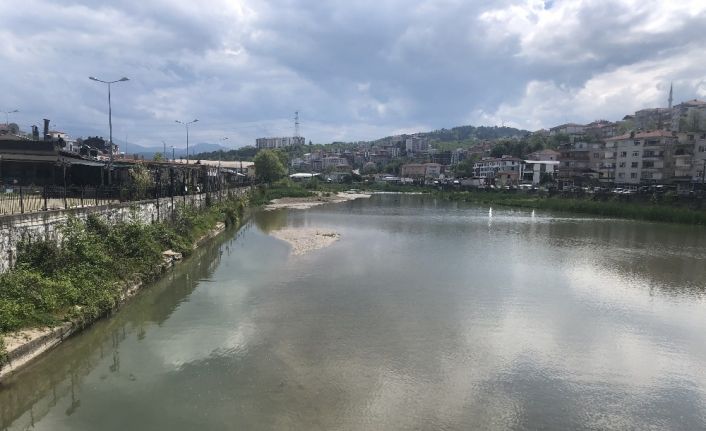 40 yıldır kirli çay, kendi kendine temizlendi