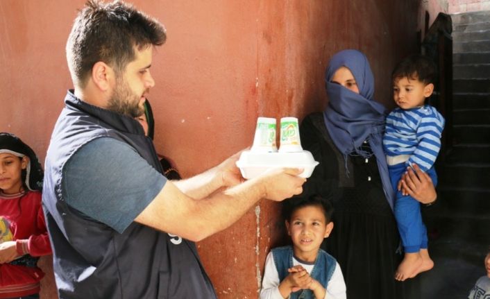 Akçakale’de bin aileye sıcak iftar yemeği