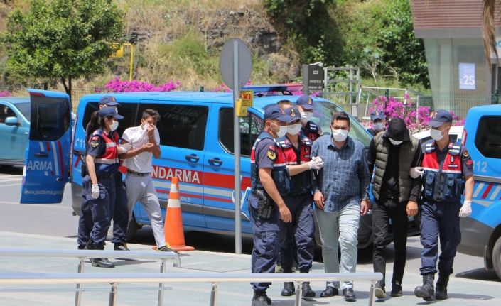 Antalya’da 12 ayrı yayla evinden hırsızlığa 2 tutuklama