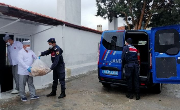 Aş evinden ’düğün yemeği’ lezzetinde yardım