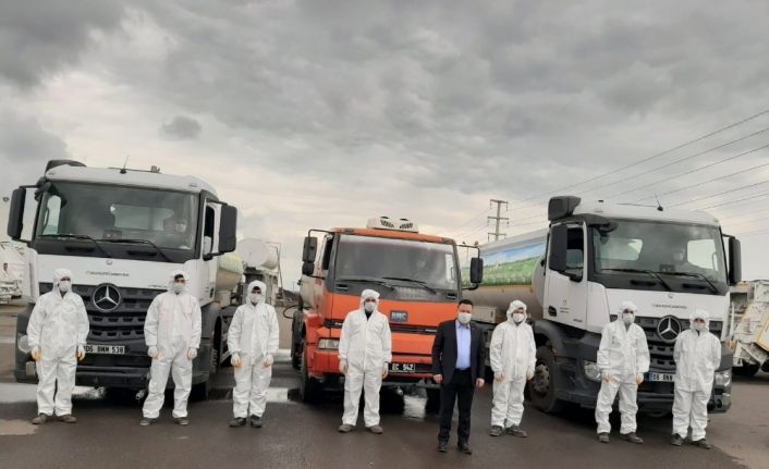 Bağlar’da temizlik ekipleri kısıtlama günlerinde görev başında