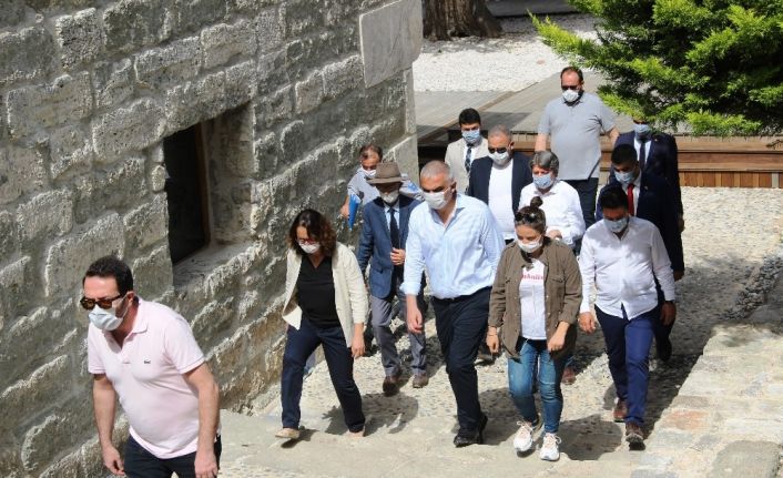 Bakan Ersoy Bodrum’daki turizmcilere müjdeyi verdi