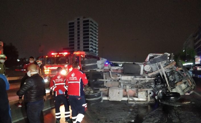 Başakşehir’de kontrolden çıkan vidanjör devrildi: 1 yaralı