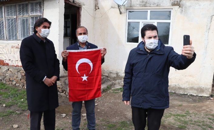 Başkan Sayan, çocukları dağa kaçırılan aileleri Cumhurbaşkanı ile görüştürdü