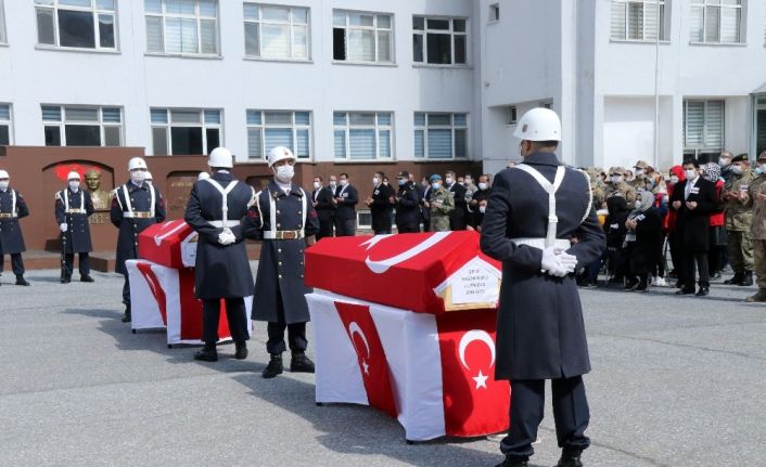 Bitlis şehitleri memleketlerine uğurlandı