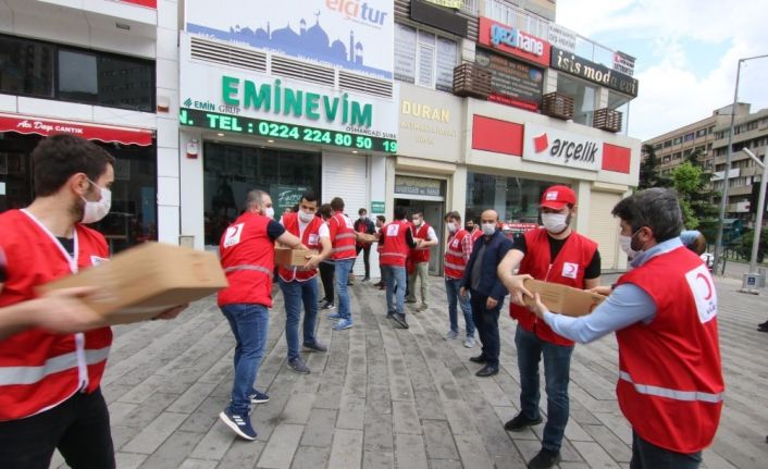 Bursa’da bir günde 100 mahallede dağıtım yapıldı