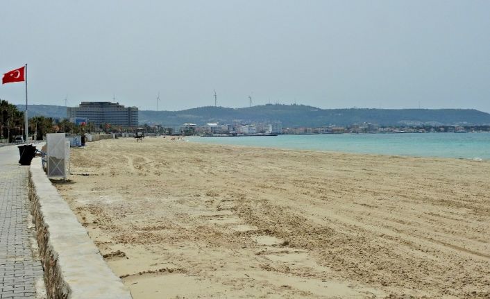 Çeşmeli 65 yaş ve üstü vatandaş, sıcak nedeniyle sokağa çıkmadı