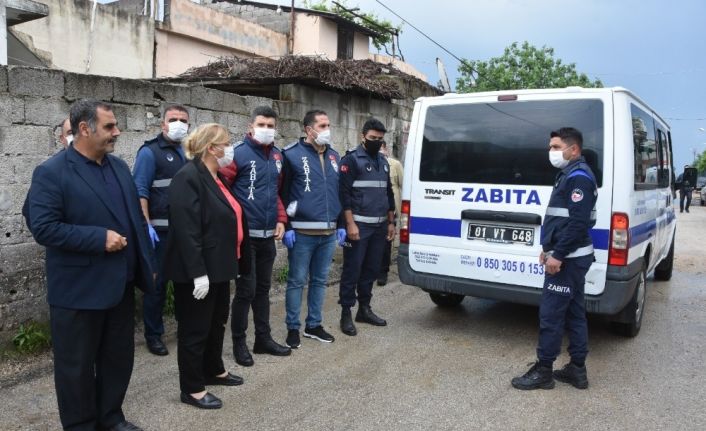 Ceyhan Belediyesi ihtiyaç sahibi 300 aileye un dağıttı