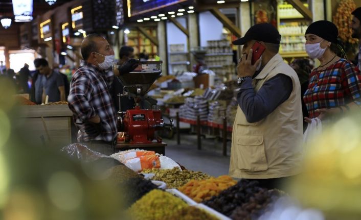 Elazığ’ın 92 yıllık Kapalı Çarşı’sında en sakin bayram alışverişi