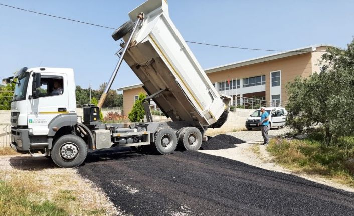 Erdek’te İskele yolu asfaltlandı