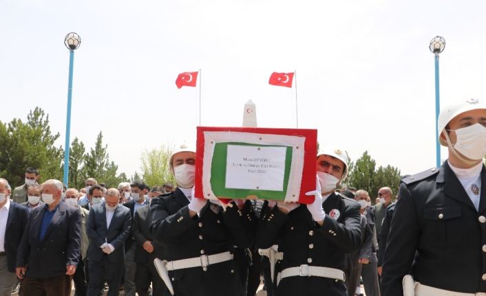 Eski Bakan Demirci, son yolculuğuna uğurlandı