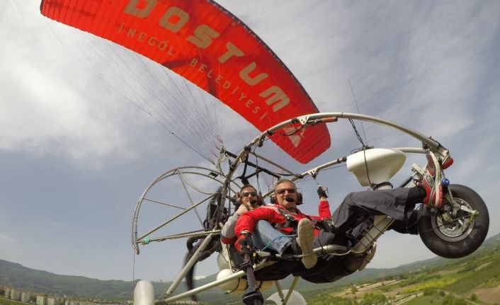 "Evde kal" mesajını gökyüzünden böyle verdi