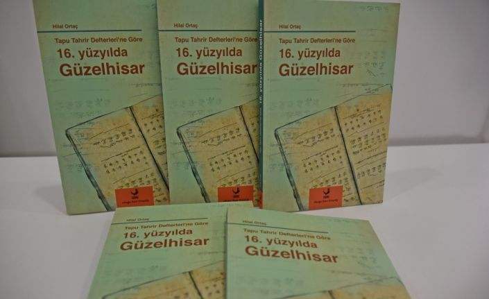 Evde kalan Aliağalılar vakitlerini kitap okuyarak geçiriyor