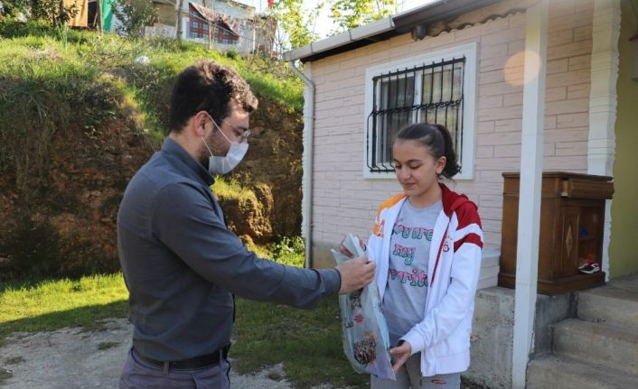 Gençlerin istediği kitaplar evlerine kadar geliyor