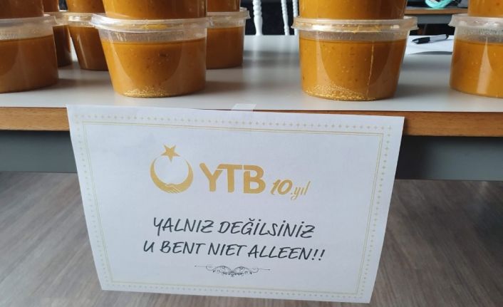 Hollanda’da yaşlı ve ihtiyaç sahiplerine YTB aracılığıyla sıcak yemek