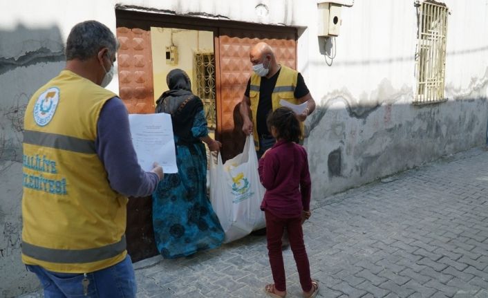 İhtiyaç sahibi ailelere iftarlık yemek